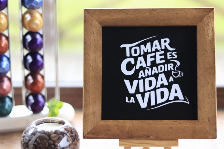 cuadro tomar café