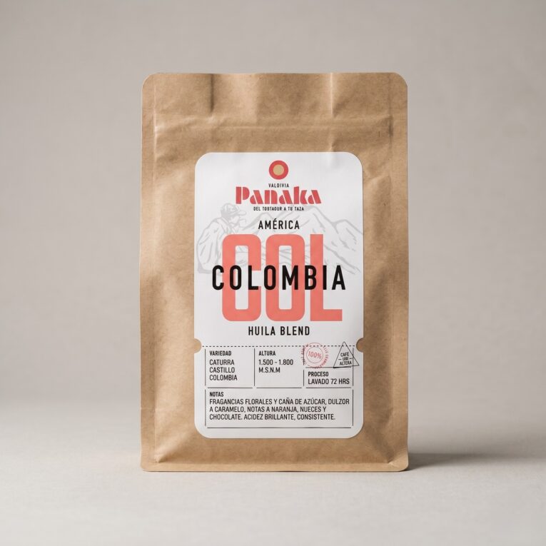 bolsa de papel con 250 gramos de cafe colombiano tostado en valdivia